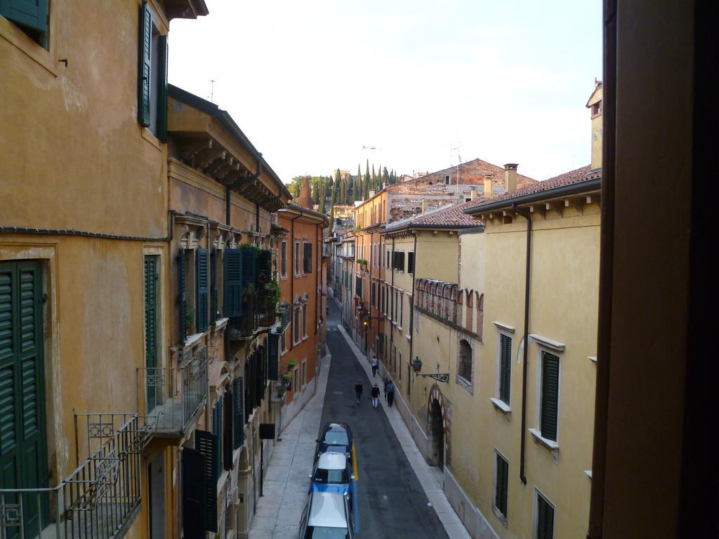 Protezione Della Giovane - Female Hostel Verona Eksteriør billede